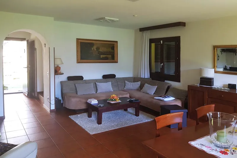 BELLA CASA DI 5.5 LOCALI CON VISTA E GIARDINO A PONTE TRESA, foto 5