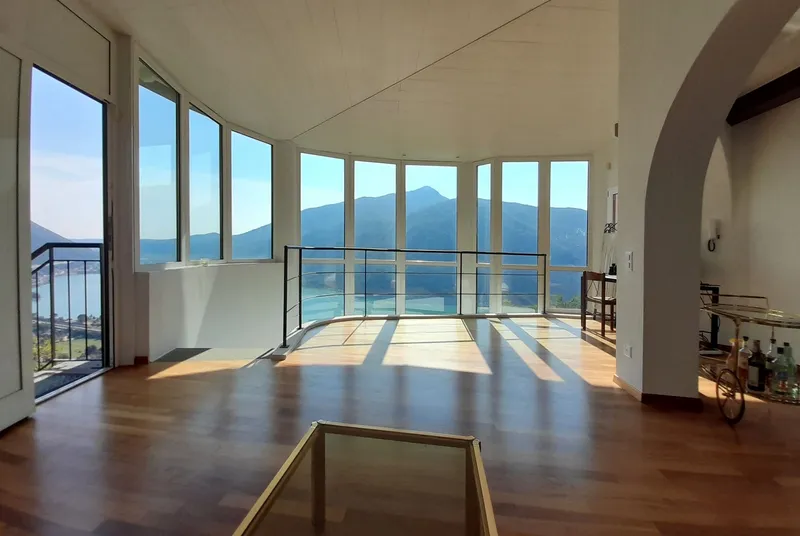 VILLA 5.5 LOCALI CON PANORAMICA VISTA LAGO A ROVIO, foto 5