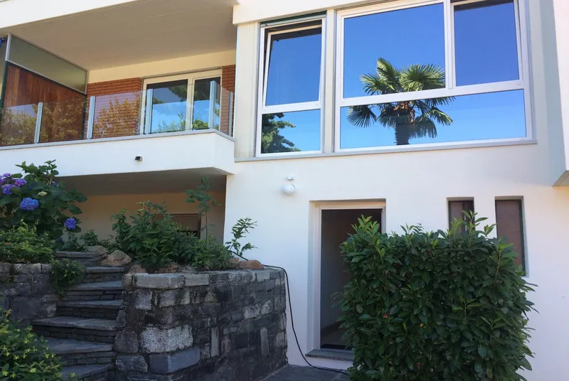 2.5 LOCALI VISTA LAGO COMPLETAMENTE RISTRUTTURATO CON TERRAZ, foto 2