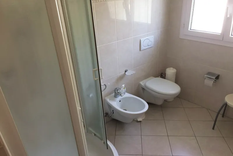 AMPIA CASA 5.5 LOCALI CON TERRAZZO E GIARDINO A PURA, foto 12