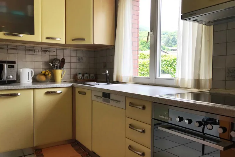 AMPIA CASA GEMELLA CON MANSARDA E GIARDINO PRIVATO A TAVERNE, foto 5