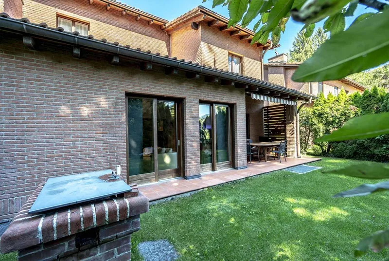 GRANDE VILLA DI 9.5 LOCALI CON AMPIO GIARDINO A CUREGLIA, photo 2