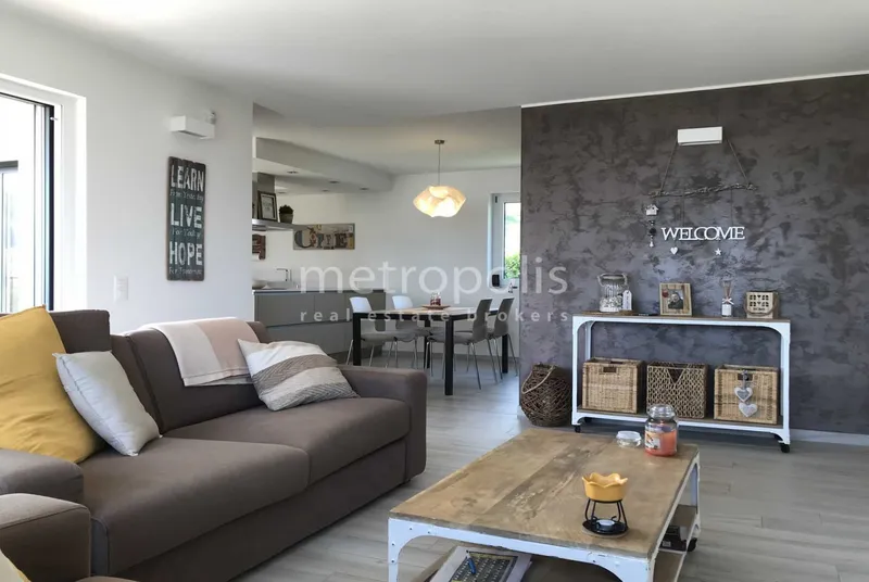 CASA 5.5 LOCALI INDIPENDENTE CON GIARDINO VISTA LAGO AD AROS, foto 11