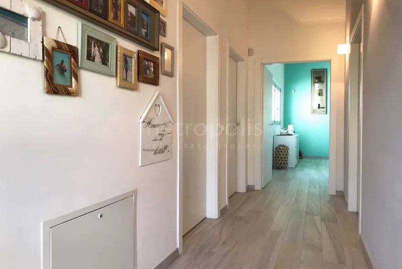 CASA 5.5 LOCALI INDIPENDENTE CON GIARDINO VISTA LAGO AD AROS, foto 7