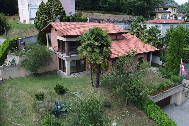 SPLENDIDA VILLA DI 6.5 LOCALI CON GRANDE GIARDINO A BIOGGIO, photo 2