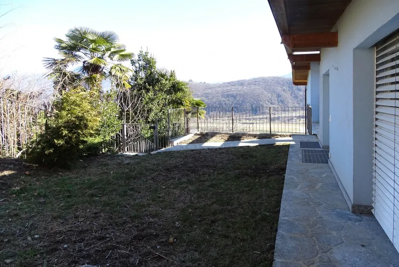 5.5 LOCALI VISTA LAGO CON GIARDINO E PATIO A BIOGGIO, Foto 4