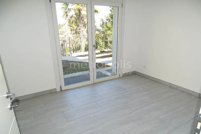 5.5 LOCALI VISTA LAGO CON GIARDINO E PATIO A BIOGGIO, Foto 8