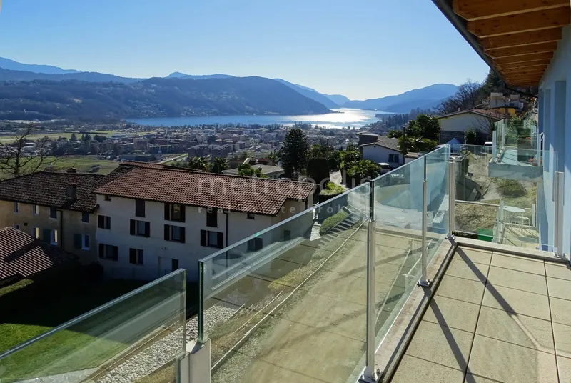 5.5 LOCALI VISTA LAGO CON GIARDINO E PATIO A BIOGGIO, Foto 3