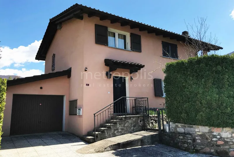 VILLETTA 5.5 LOCALI CON GIARDINO E PISCINA A LUGANO DINO, Foto 2