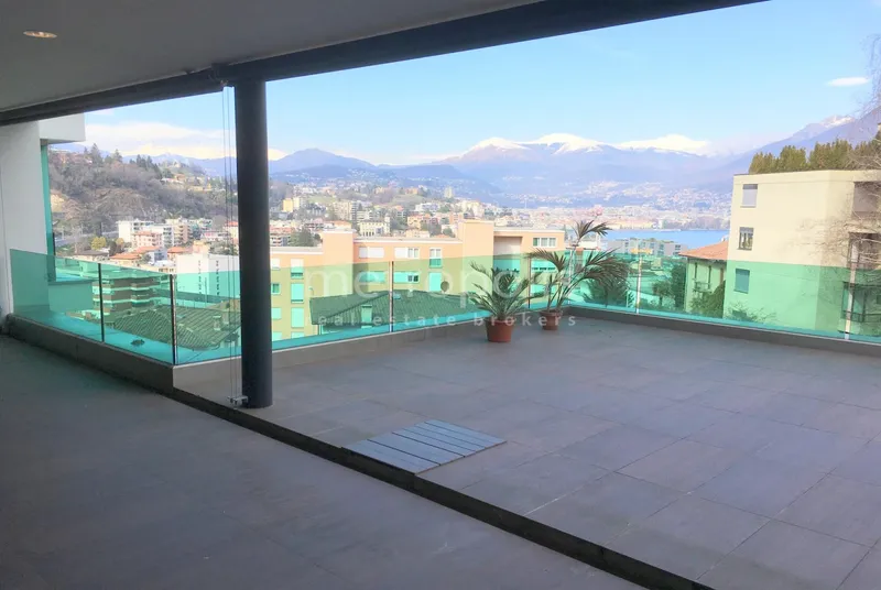 AMPIO 4.5 LOCALI DI LUSSO CON VISTA LAGO A LUGANO PARADISO, foto 7