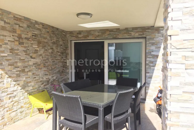 VILLETTA MODERNA DEL 2015 CON GIARDINO E 5 POSTI AUTO A RIVE, foto 7