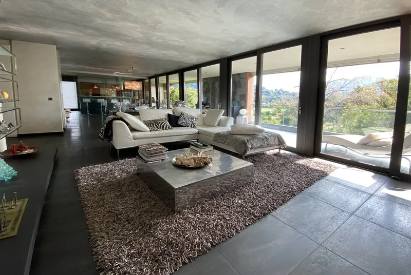 PRESTIGIOSO ATTICO 6.5 CON ROOF GARDEN AD AGNO, Foto 2