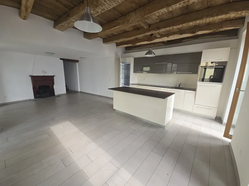 BELLA CASA RISTRUTTURATA 4.5 LOCALI VISTA LAGO A CADEMARIO, Foto 3